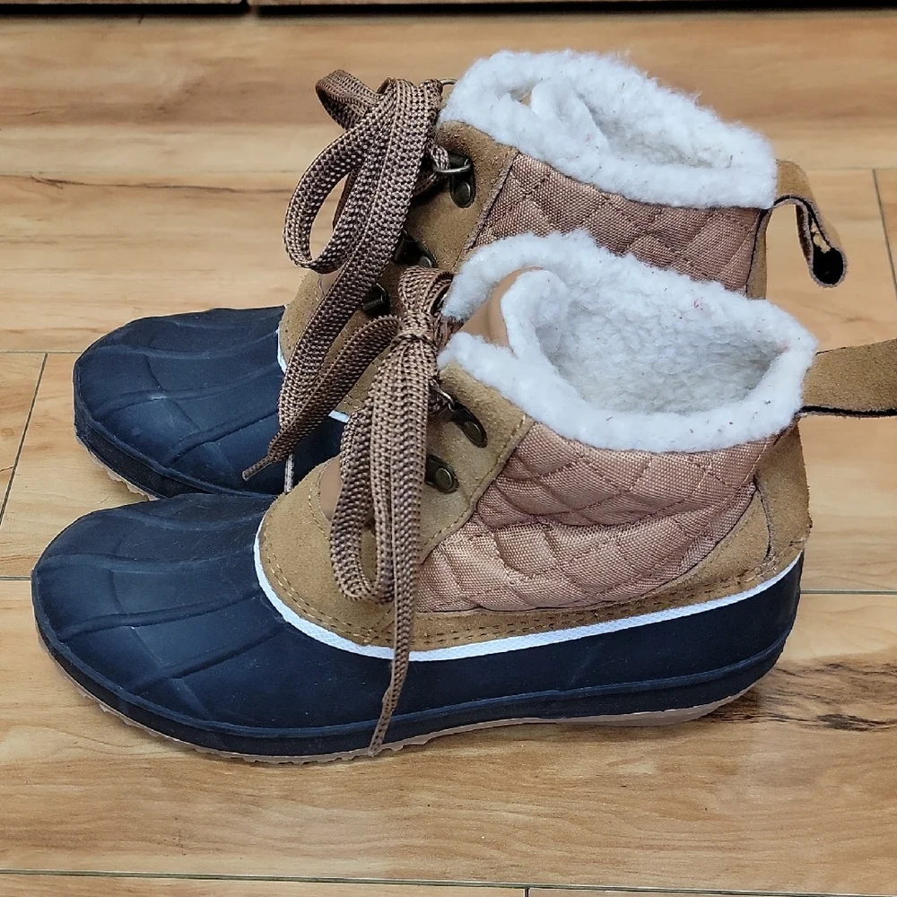 Khombu Size 9 Daisy Ankle Faux Fur-Lined Winter Duck Boots